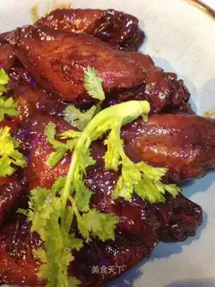Red chicken wings
