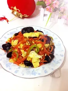 Carrot, wood, eggs