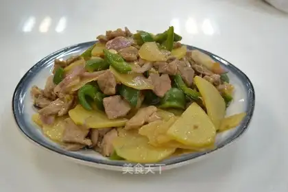 Potato onion fried pork