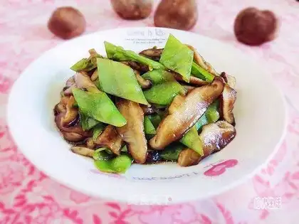 Fry mushrooms, Dutch beans