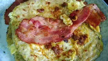 Bacon egg burrito