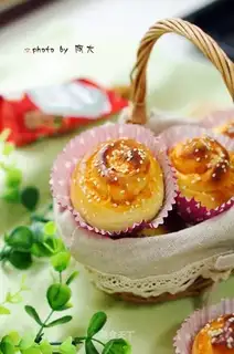 Soy sauce pine rolls