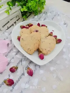Rose heart-shaped cookies
