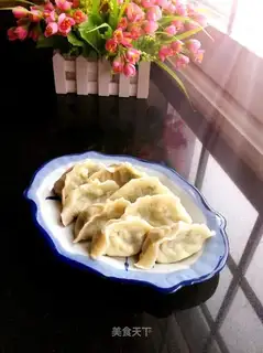 Cream cabbage and egg dumplings