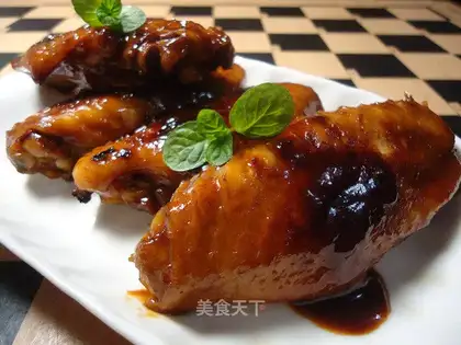 Chicken wings with eggplant juice