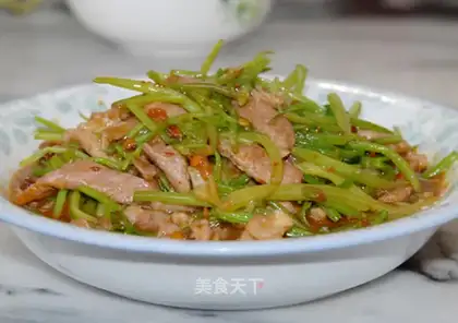 stir-fried shredded pork with celery