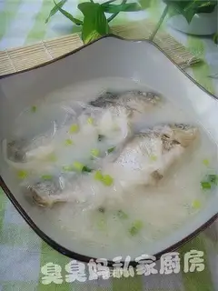Carp soup with shredded radish