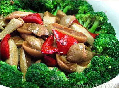 Grilled abalone and mushroom in oyster sauce