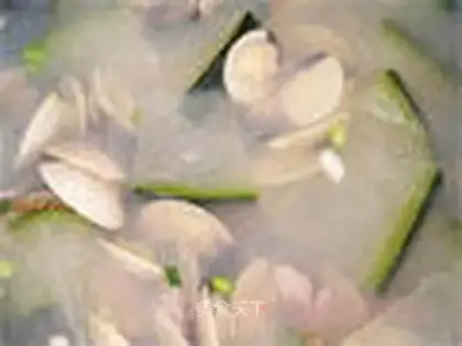 Winter melon and white shellfish soup
