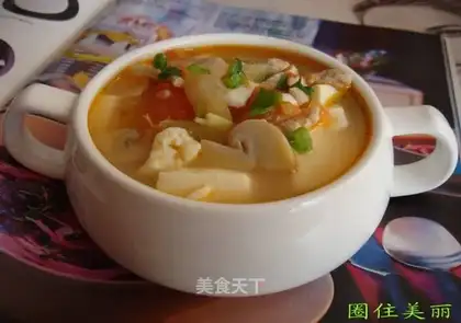 Pickled mustard and shredded pork and tofu soup