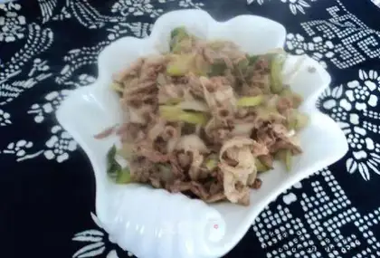 lamb with fried green onions