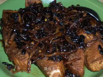 Braised fish with ginger and soy sauce