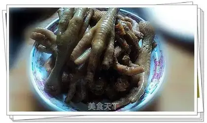 Chicken feet in soy sauce