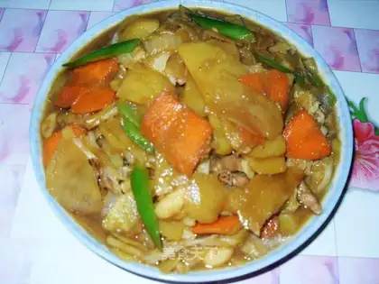 Braised cabbage with potato chips