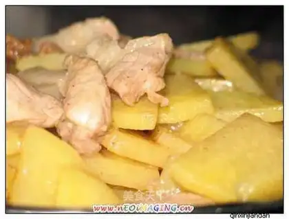 stir-fried potatoes with pork belly