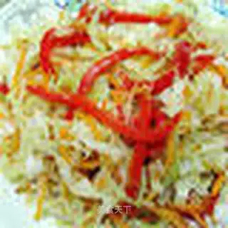 Coleslaw with shrimp skin