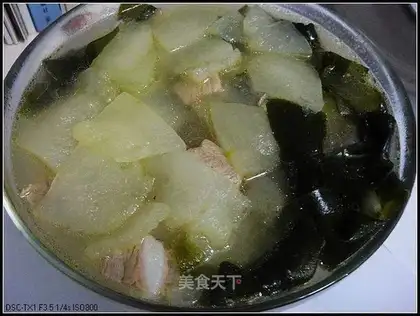 Winter melon and seaweed pork ribs soup