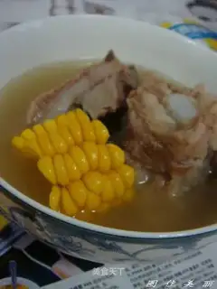 Corn stewed pork bones