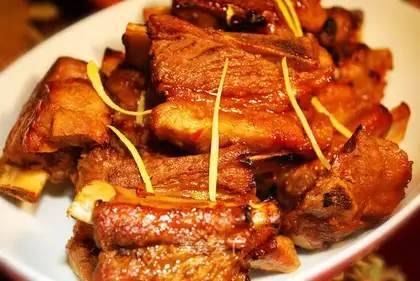 Sweet and sour grilled pork ribs