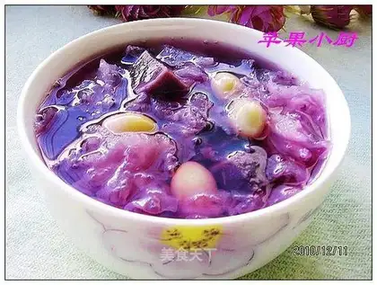 Purple sweet potato, white fungus and ginkgo fruit soup