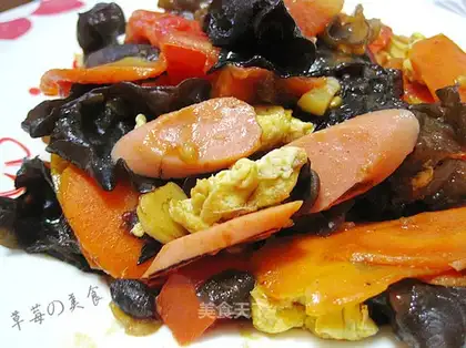 stir-fried carrots, fungus and miscellaneous ingredients