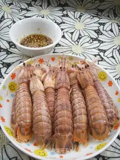 Steamed shrimps
