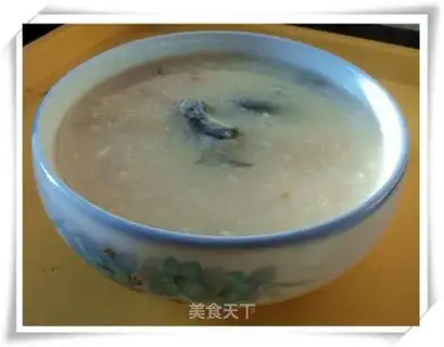 Salted egg, preserved egg and lean meat porridge