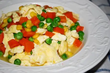 Scrambled eggs with diced beans