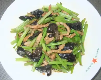 stir-fried shredded pork with celery