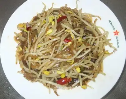 Fried rice strips with soybean sprouts