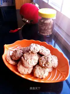 Peanut-pumped crackers