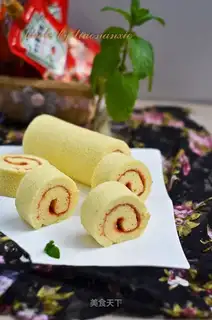Tomato sauce pine rolls