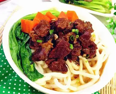 Red beef noodles