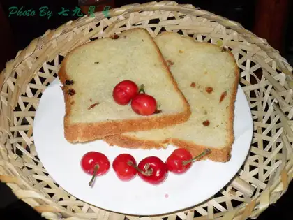 Big raisin bread