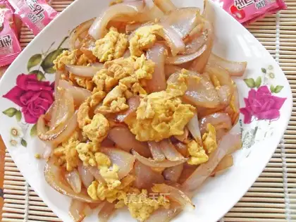 Onion fried eggs