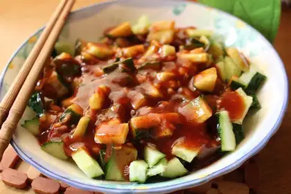 Pizza sauce with cucumber