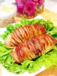Bacon baked potatoes