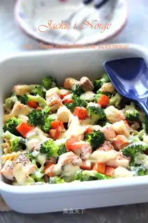 Salmon pasta