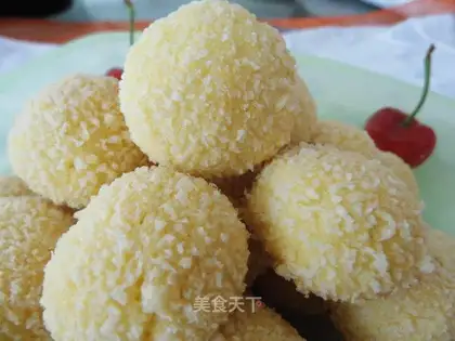 Gold coconut ball