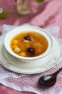The silver spoon of red dates