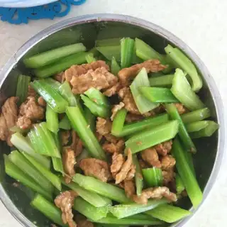 Celery fried meat