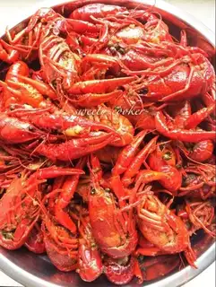 Garlic spicy lobster