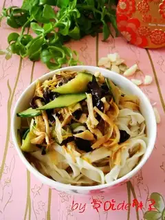 Three pieces of meat and noodles
