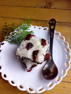 Pyramid rice