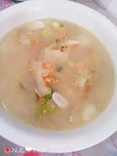 Seameat melon soup