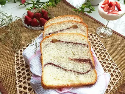 Red bean toast
