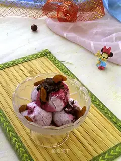 Blueberry ice cream