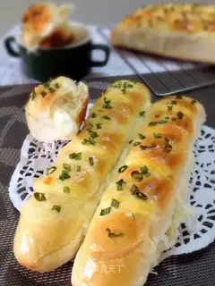 Onion cheese bread
