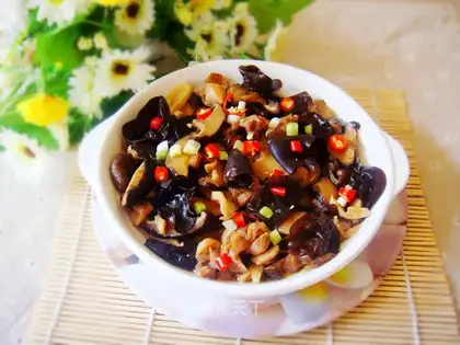 Frozen chicken with mushrooms
