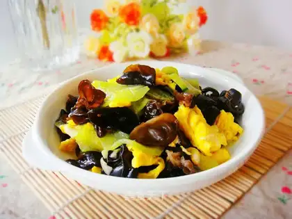 cucumber-mucked eggs